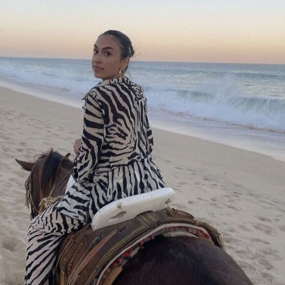 Sheer Zebra blouse - Picture 3 of 6